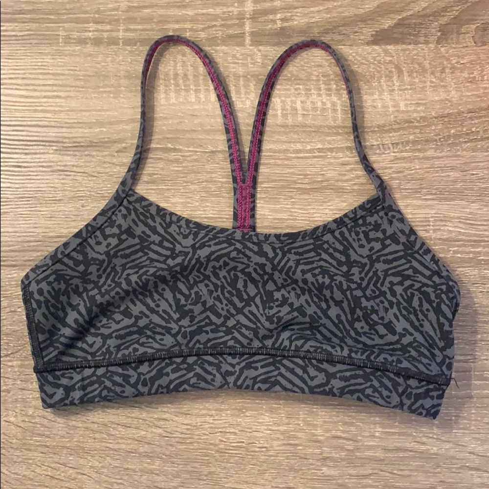 Lululemon Flow Y Bra Nulu - size 6